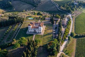 La “wine experience” più bella del mondo? Il “safari” tra i vigneti del Chianti Classico