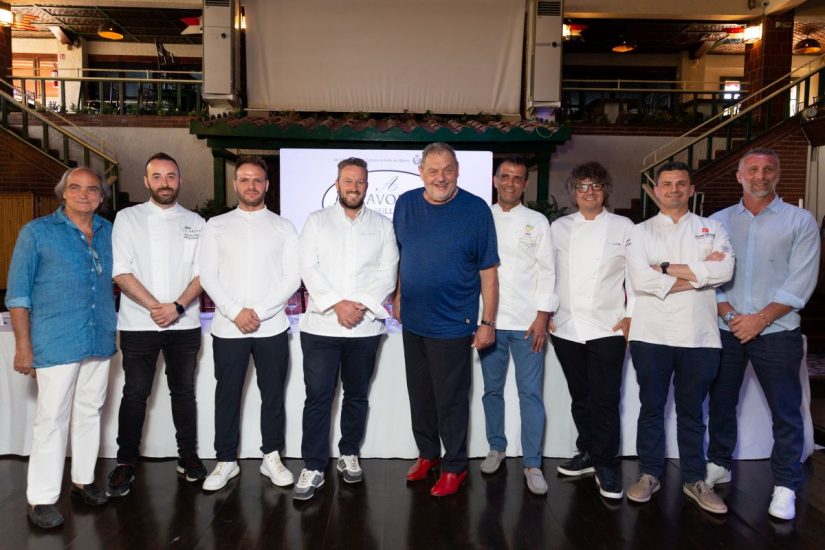 Forte dei Marmi, edizione 31 di A Tavola Sulla Spiaggia alla Capannina, nella foto gli chef e giudici della serata 2023-07-02© Pietro Grossi/Massimo Sestini