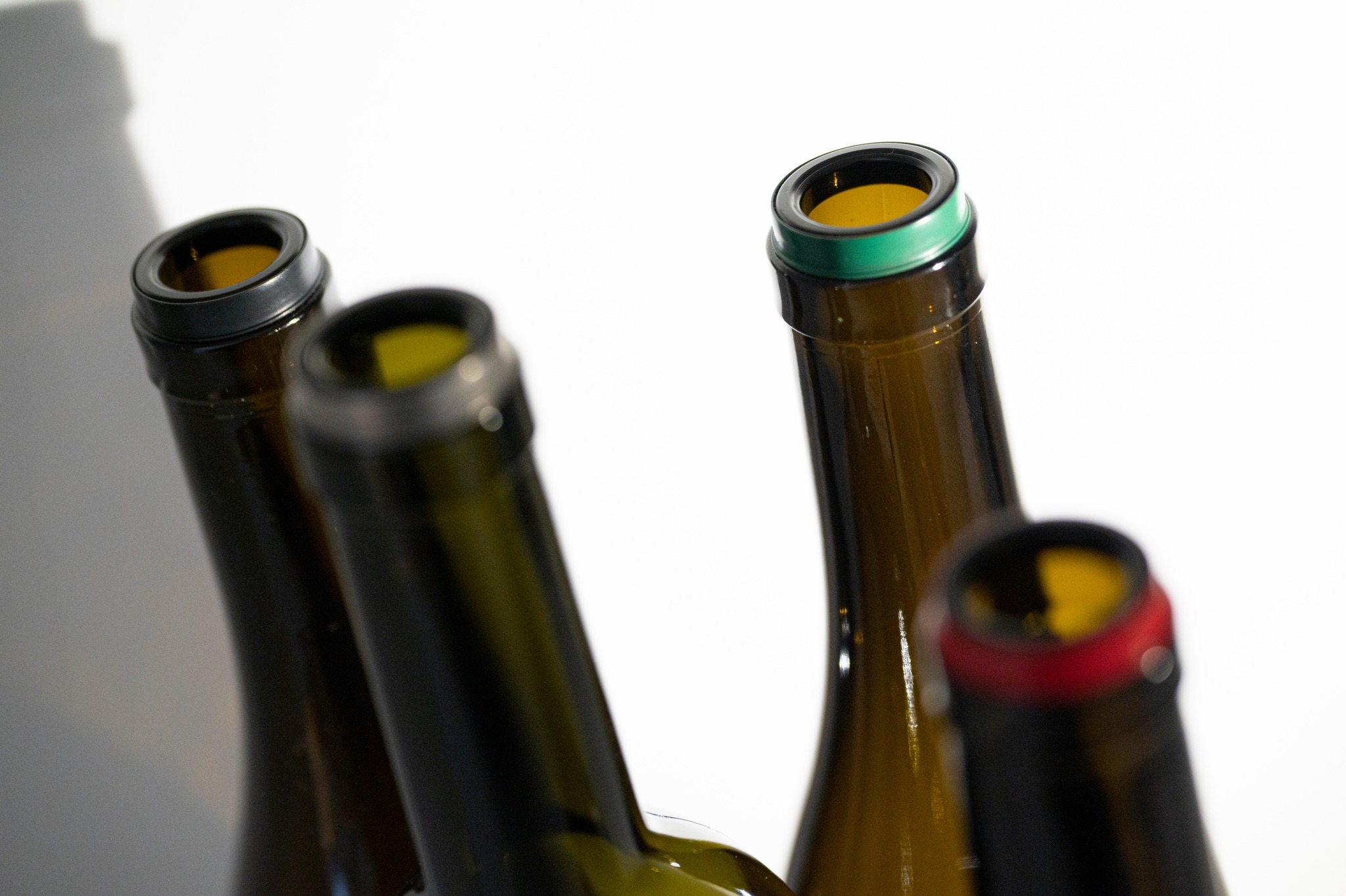 Nasce la prima bottiglia di vino al mondo con salvagocce incorporato: è di  una start-up italiana - WineNews