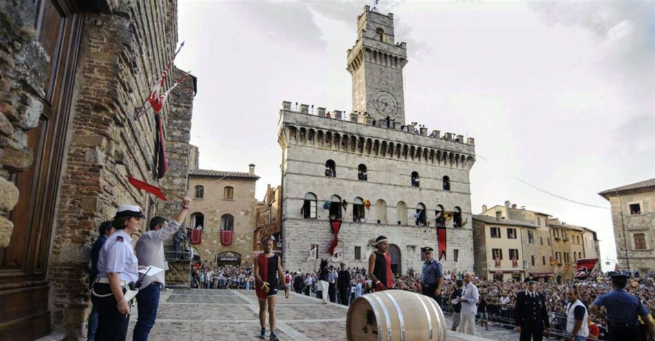 Il “Bravìo delle Botti” a Montepulciano
