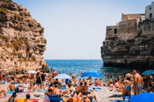 Ferragosto, inizia il rientro per 24 milioni di italiani. La meta pi&ugrave; gettonata rimane la spiaggia