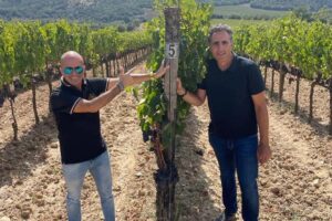 Uno dei più grandi campioni del ciclismo in visita ad una delle cantine di riferimento del Brunello Uno dei più grandi campioni del ciclismo in visita ad una delle cantine di riferimento del Brunello