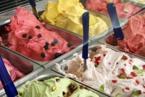 Bacche antiossidanti, nocciole di Giffoni e bomboloni: le tendenze del gelato nell’estate 2023 Bacche antiossidanti, nocciole di Giffoni e bomboloni: le tendenze del gelato nell’estate 2023
