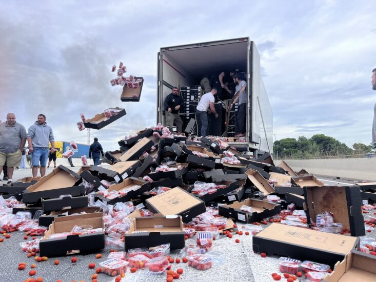 L’assalto dei viticoltori francesi alle importazioni spagnole