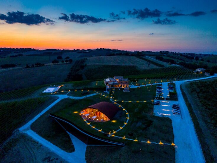 cantina interrata di Filodivino, nelle Marche, progetto firmato dall’architetta Cristiana dell’Acqua
