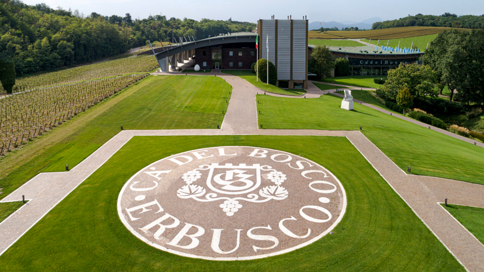 Ca' del Bosco, Franciacorta icon, is “European Winery of the Year” for “Wine  Enthusiast” - WineNews