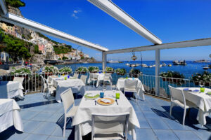 Fuori casa, in Italia si contano oltre 400.000 locali (di cui il 17% concentrato in 12 grandi citt&agrave;)