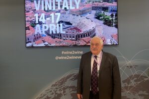 Il futuro del vino, dentro e fuori dal calice, la salute e la ricerca: parla Attilio Scienza