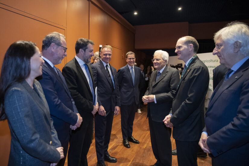 Il Presidente della Repubblica Sergio Mattarella con Licia Ronzulli, Vice Presidente del Senato della Repubblica,con Giorgio Mulè, Vice Presidente della Camera dei Deputati,con Matteo Salvini, Vicepresidente del Consiglio dei Ministri e Ministro delle infrastrutture e dei trasporti,con Francesco Lollobrigida, Ministro dell’agricoltura, della sovranità alimentare e delle foreste,con Fabrizio Castaldi, Segretario generale della Camera dei Deputati,e con Massimiliano Giansanti, Presidente di Confagricoltura  in occasione dell’Assemblea generale di Confagricoltura(foto di Francesco Ammendola - Ufficio per la Stampa e la Comunicazione della Presidenza della Repubblica)
