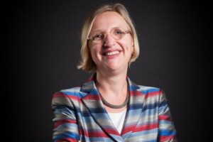 La tavola “col botto” e i vini effervescenti a Capodanno metafora della vita che vorremmo