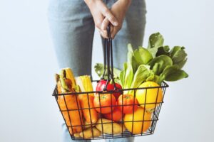 Inflazione, si va verso il riassorbimento ma non per l’alimentare: +9,5% per carrello spesa nel 2023