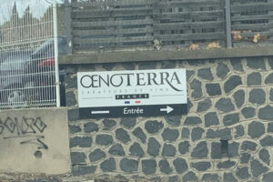 Continua la tensione in Francia: un negociant di vino minacciato di “esplosione” per i prezzi