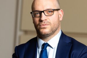 “Il vino è un simbolo di identità, ogni terra ha il suo, accomuna e differenzia allo stesso tempo”