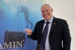 Più aromi senza ossidazione, e vini più stabili e longevi: i benefici dell’affinamento sott’acqua