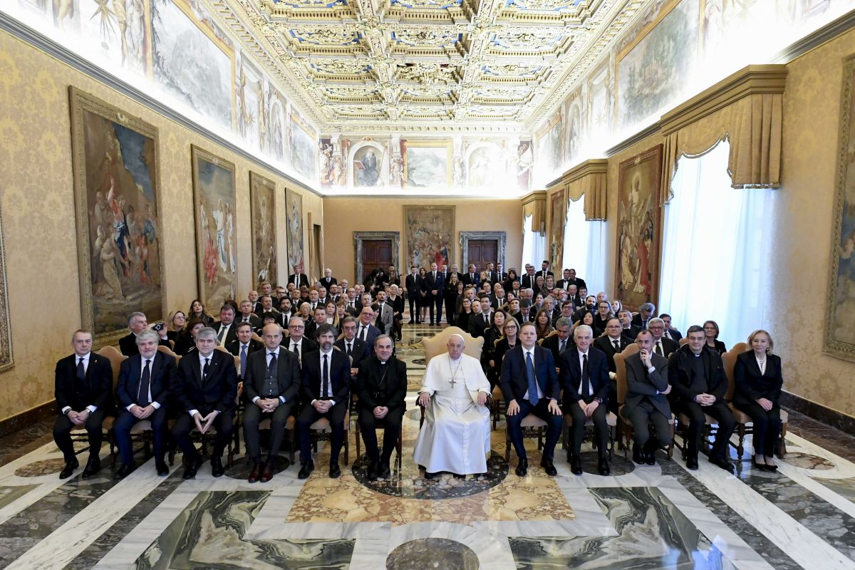 Italian wine tribute to Pope Francis: Barolo and Marsala from 1936