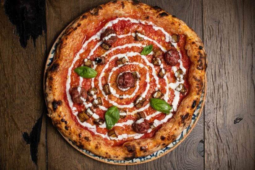 Il 17 gennaio si celebra la pizza nel “World Pizza Day” (ph: Pizzeria 081, Melegnano)