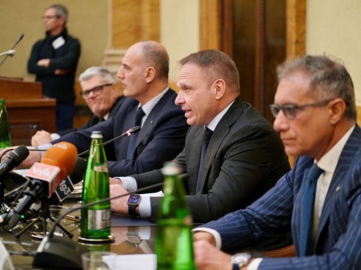 La conferenza stampa al Ministero, oggi, a Roma (credit: Facebook/Francesco Lollobrigida)