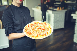 Ristorazione, assunzioni in aumento in vista di una stagione turistica che promette bene