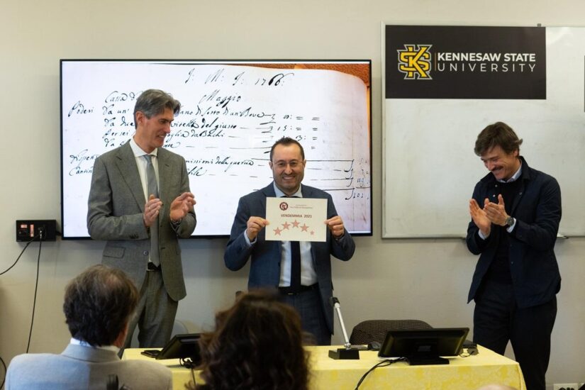 Il presidente del Consorzio del Vino Nobile di Montepulciano mostra il rating per l’annata 2021