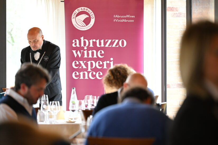 Anteprima Montepulciano d’Abruzzo 2024 - Sala Degustazione con Banner