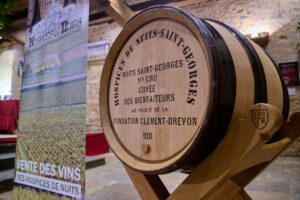 Hospices de Nuits-Saint-Georges, l’asta che apre il cuore: raccolti oltre 2 milioni di euro