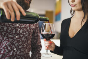 Il “fatturato” mondiale del vino, al consumo, nel 2024, supererà 353 miliardi di dollari