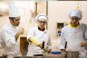 La romana Chiara Condoluci, 24 anni, &egrave; la prima chef donna assunta nelle cucine del Quirinale