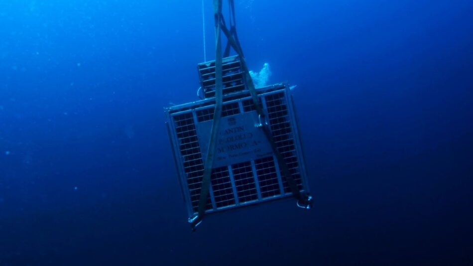 Paololeo ha immerso il suo Mormora, Metodo Classico Pas Dosé nel mare di Puglia