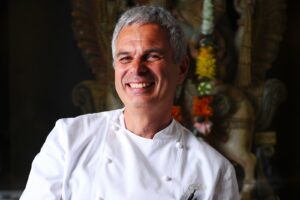 “La cucina vegetariana è molto gentile verso la coscienza. È una cucina per la pace”