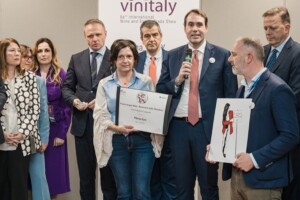 Marisa Leo vince il “Premio Angelo Betti” per la Sicilia. Veronafiere: “celebrazione della memoria”