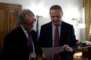 “L’Italia senza vino sarebbe più povera, da ogni punto di vista. Va difeso e migliorato ancora”