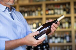 Un italiano su due compra il vino direttamente dal produttore o nei mercati contadini