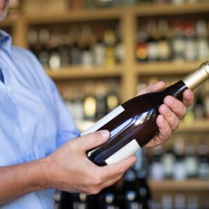 Un italiano su due compra il vino direttamente dal produttore o nei mercati contadini