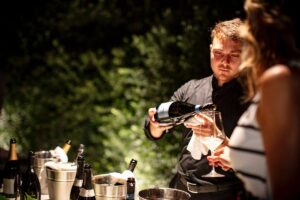 “No Binge - Comunicare il consumo responsabile”, al via la nuova campagna Federvini per i giovani