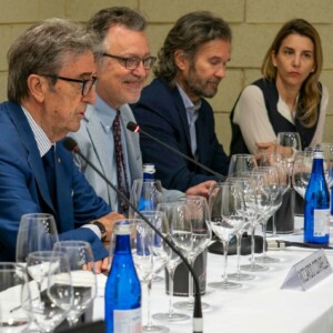 Carole Bouquet, Massimo D’Alema, Andrea Barzagli, Carlo Cracco e l’attrazione per il vino