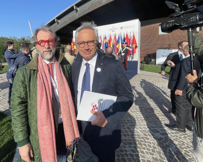 Il direttore di WineNews, Alessandro Regoli, con li presidente Oiv, Luigi Moio