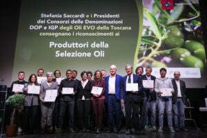 La Toscana e un patrimonio da tutelare che si chiama olio: premiate le 45 etichette al top