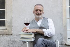Il vino è godimento libero e spontaneità. Così Angelo Peretti, vincitore dei “Wine Travel Awards”