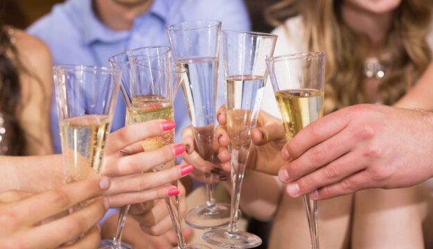 Stati Uniti, spumante e Champagne restano al top, le bevande analcoliche superano vino rosso e birra
