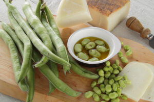 La &ldquo;strana&rdquo; primavera delle fave: il caldo abbassa il prezzo, ma il maltempo frena il raccolto