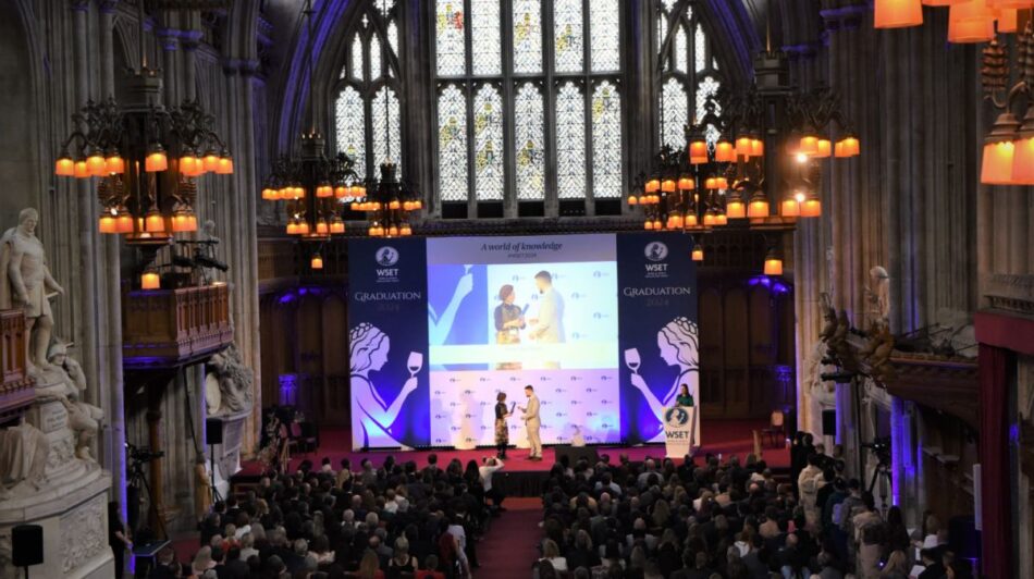 La premiazione dei diplomati con il livello 4 del Wset