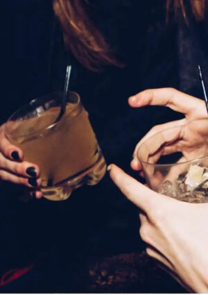 Nel 2025 &egrave; stabile la percentuale di chi ha avuto un comportamento a rischio con l&rsquo;alcol in Italia