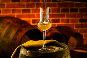 Un 2023 in frenata per la grappa ma con i top player solidi: export e innovazione per il rilancio