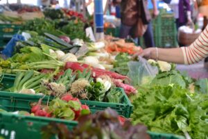 “Giornata Mondiale Gastronomia Sostenibile”: 30 milioni di italiani fanno la spesa al mercato “Giornata Mondiale Gastronomia Sostenibile”: 30 milioni di italiani fanno la spesa al mercato