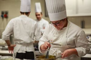 Parlare del ruolo dell’ingrediente, oggi, richiede un approccio a tutto tondo alla ristorazione