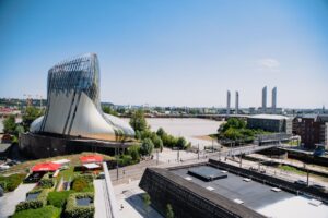 La Cité du Vin di Bordeaux, già esempio di sostenibilità per i grandi eventi, punta al futuro