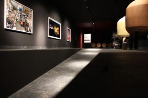 Vino & arte, non solo ispirazione, per gli artisti le cantine sono i nuovi spazi espositivi