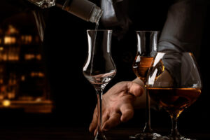 La Cina verso i dazi su acquaviti di vino e vinacce made in Ue. L’allarme di Federvini