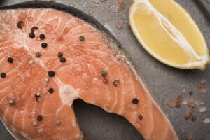 Gli italiani amano il pesce, e nella “hit parade” del gusto a vincere è il salmone