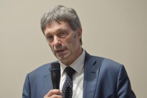 “Nel mercato del vino c’è un lento riallineamento tra ordini e vendite. Supportiamo le imprese”